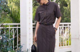 [🆕🇻🇳] Thu Hè – Thời trang thiết kế 👕 Top1Fashion 👗  Set áo và chân váy màu nâu socola là bản màu rất được yêu thích trong năm #2025 cùng chất liệu #twill mát lạnh trên da.
Set có size S, M, L ạ
#sale còn #6 , shares-6✔️ , likes-10❤️️ , date-2025-09-04 21:53:13🇻🇳🇻🇳🇻🇳📰🆕