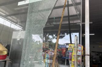 [🆕🇻🇳] Tùng Quyên Mart ♥️️ Top1Shop 🛍️  Chưa hết tháng 7 chưa hết đen.
Mất của cộng thêm bực mình.
Cửa kính cường lực mới làm được 1 năm 1 tháng vào ngày đẹp trời không mưa, không nắng thì vỡ toa , shares-3✔️ , likes-17❤️️ , date-2025-09-02 01:13:40🇻🇳🇻🇳🇻🇳📰🆕