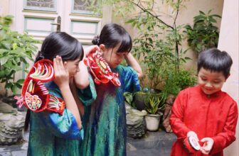 [🆕🇻🇳] Áo Dài Mẹ và Bé Kengin – Áo dài cho mẹ, cho bé, cho cả nhà mình  👕 Top1Fashion 👗  / 𝑨́𝑶 𝑫𝑨̀𝑰 𝑿𝑼 𝑿𝑬̂ – 𝑿𝑶̂𝑰 𝑮𝑨̂́𝑪 /Tung tăng trong sắc áo dài xanh ngọc, điểm vàng – đỏ rực rỡ, các bé hồn nhiên rước đèn – mang cả không khí Trung Thu tuổi , shares-2✔️ , likes-7❤️️ , date-2025-09-05 16:59:44🇻🇳🇻🇳🇻🇳📰🆕