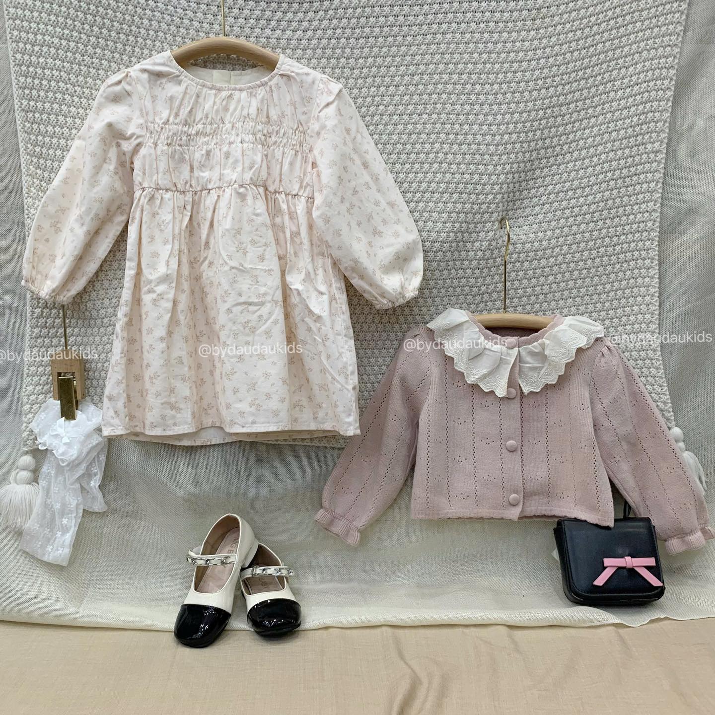 [🆕🇻🇳] Đậu Đậu Kids – Chuyên hàng thời trang trẻ em 🧑‍🧒❤️️👶⭐️  𝑺𝒘𝒆𝒆𝒕 𝒂𝒏𝒅 𝑪𝒐𝒔𝒚 𝑽𝒊𝒃𝒆𝒔Những set đồ “ngọt ngào” dành cho bé yêu nhà mình đã sẵn sàng rồi đây!
Một chút hồng pastel, một chút trắng kem dịu dàng – mix thêm , shares-3✔️ , likes-2❤️️ , date-2025-09-02 17:02:27🇻🇳🇻🇳🇻🇳📰🆕