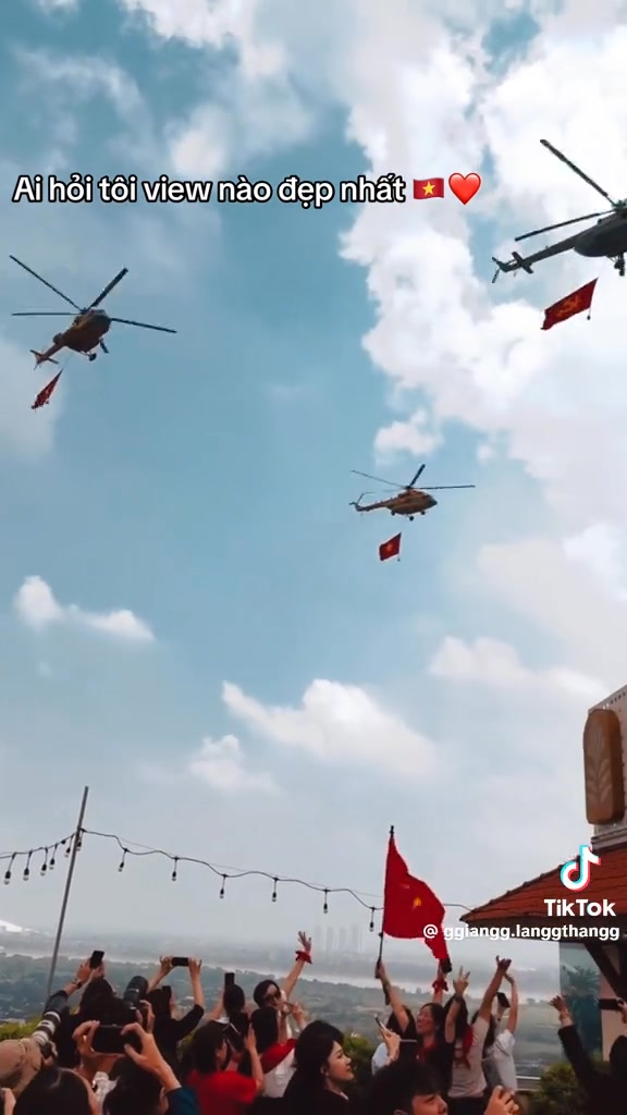 [🆕🇻🇳] Bún đậu LÒNG MÂY  [🆕Top1Vietnam🇻🇳] 🍔 Top1Food  🍜 Xem xong diễu binh 2-9 cả nhà ghé LÒNG MÂY dùng bữa trưa thôi ạ. 

Bữa trưa nay không cần chuẩn bị vì đã có LÒNG MÂY lo. Kính mời cả nhà ghé quán dùng bữa  , shares-0✔️ , likes-9❤️️ , date-2025-09-02 17:19:35🇻🇳🇻🇳🇻🇳📰🆕