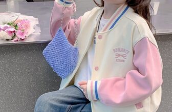 [🆕🇻🇳]  Penny – Thời trang trẻ em  🧑‍🧒❤️️👶⭐️  Áo khoác Varsity đi học cho bé gái lớp 1 – 9
Thiết kế phong cách thể thao năng động, chất liệu vải sợi bền, mềm mại, chống nhăn phù hợp cho bé mặc đi học , shares-1✔️ , likes-96❤️️ , date-2025-09-03 21:49:28🇻🇳🇻🇳🇻🇳📰🆕