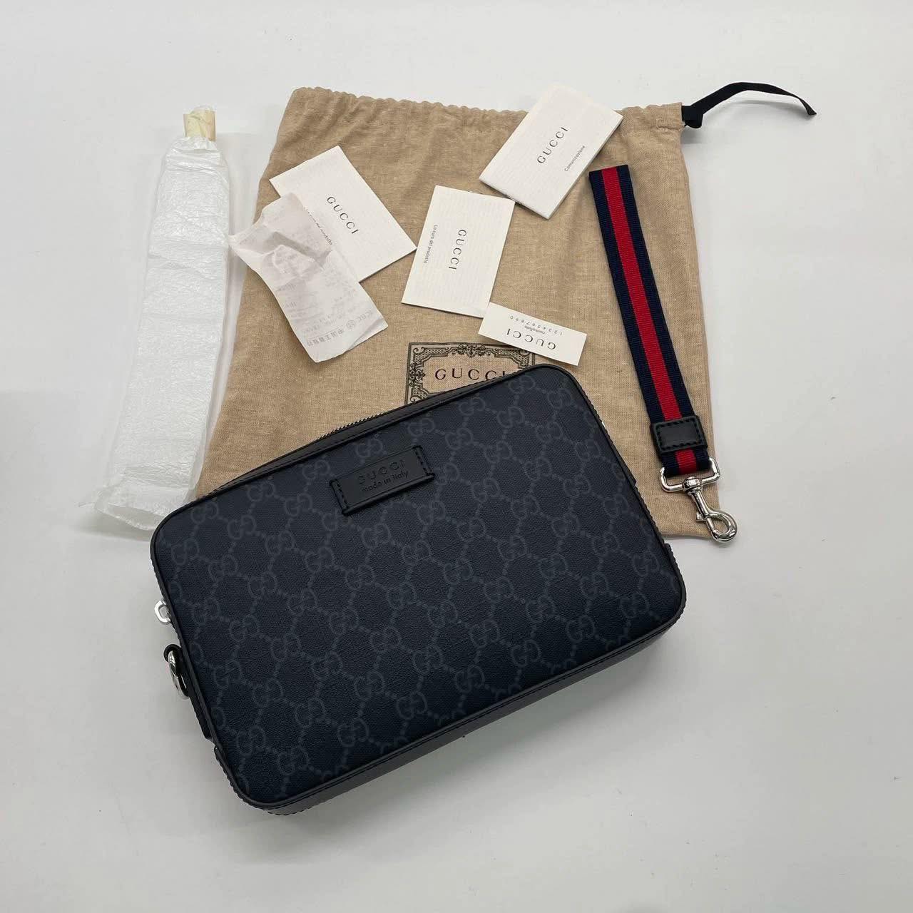 [🆕🇻🇳] Vô Vị Authentic 👕 Top1Fashion 👗  GUCClIII
Mẫu clutch hộp vân mono dòng superme cực đỉnh cho ae lên đồ. Nổi bật mọi góc cạnh
。Kích thước : 24×15.5×4.5cm
。Giá: 18.600.000k
。0943522222 / 070 , shares-0✔️ , likes-5❤️️ , date-2025-09-05 19:00:45🇻🇳🇻🇳🇻🇳📰🆕