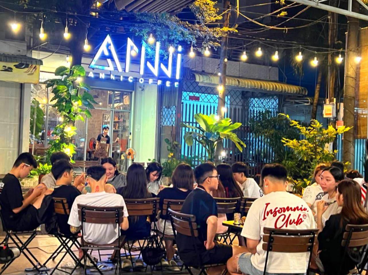 [☕️🇻🇳] Anni Coffee Cà Mau  🥤 Top1Coffee ☕️  TUYỂN DỤNG THÁNG 09: Anni Coffee cần tuyển các vị trí sau:1. Nhân viên bảo vệ – ship nước: 2 bạn (Ca 06h – 12h) (Ca 12h – 17h , shares-2✔️ , likes-16❤️️ , date-2025-08-31 21:39:06🇻🇳🇻🇳🇻🇳📰🆕