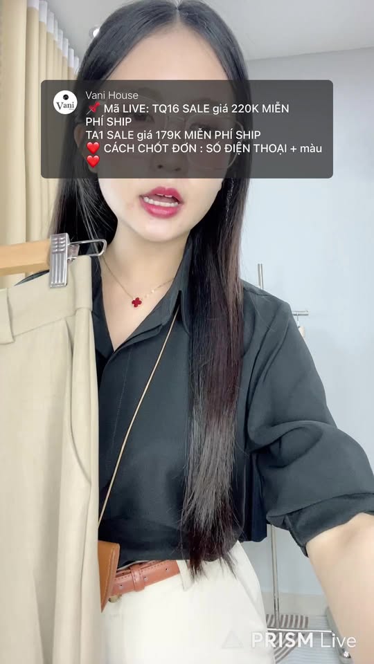 [🆕🇻🇳] Vie – Quần áo – Thương hiệu 👕 Top1Fashion 👗  Caroline set  3 3 0. 0 0 0
Màu: Áo trắng, váy sọc
Size: Freesize
==============
Inbox để được tư vấn thêm
Page: Vie
Instagram: Vie.since2014
Zalo: 0933 , shares-1✔️ , likes-0❤️️ , date-2025-09-06 19:08:40🇻🇳🇻🇳🇻🇳📰🆕