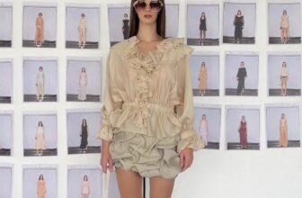 [🆕🇻🇳] MUST HAVE 👕 Top1Fashion 👗  𝐍𝐄𝐖 𝐖𝐄𝐄𝐊 – 𝐍𝐄𝐖 𝐌𝐎𝐎𝐃Scan your fit with the Ruffled V-Neck Blouse and 3D Mini Skirt, a soft clash of volume and finesse.Style it your way!#musthave #to , shares-0✔️ , likes-0❤️️ , date-2025-09-09 22:02:03🇻🇳🇻🇳🇻🇳📰🆕