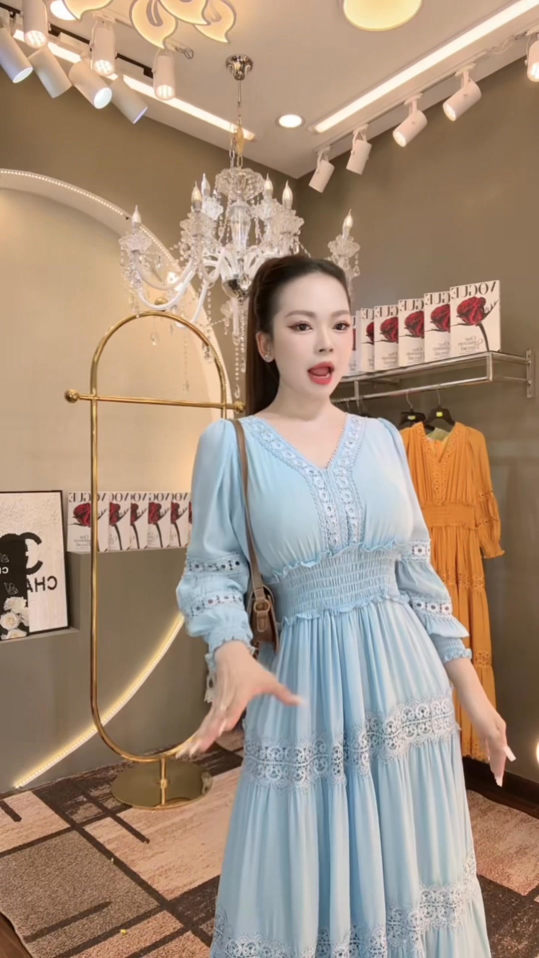 [🆕🇻🇳] Đỗ tiền Boutique 👕 Top1Fashion 👗  Chiếc đầm xanh ren da trời là một lựa chọn trang phục vừa thanh lịch, vừa nữ tính, rất phù hợp cho nhiều dịp khác nhau – từ dạo phố, tiệc nhẹ đến sự kiện t , shares-0✔️ , likes-0❤️️ , date-2025-09-07 16:56:13🇻🇳🇻🇳🇻🇳📰🆕