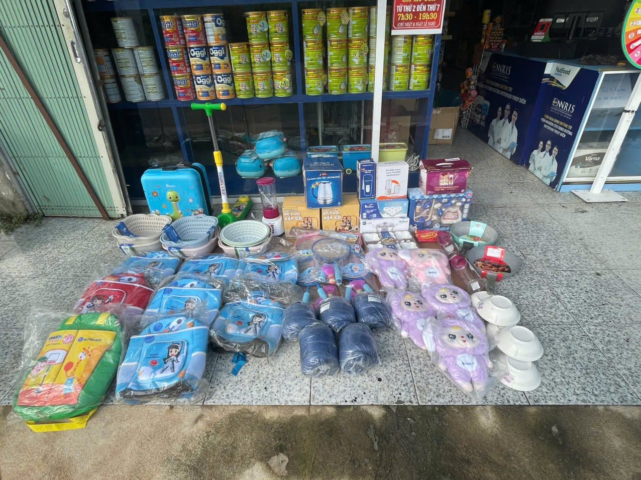 [🆕🇻🇳]  Cửa Hàng Bảo Hân -Cửa hàng Mẹ và Bé 🧑‍🧒❤️️👶⭐️  Vòng quay trúng thưởng 100% quà chỉ đơn hàng từ 500k / 1 lượt quay đã sẵn sàng chờ quý KH 
 Thời gian : ngày 9 và 10/9 
 Bảo Hân 3 – KCN Bình linh Chà là
 , shares-1✔️ , likes-13❤️️ , date-2025-09-09 16:10:43🇻🇳🇻🇳🇻🇳📰🆕