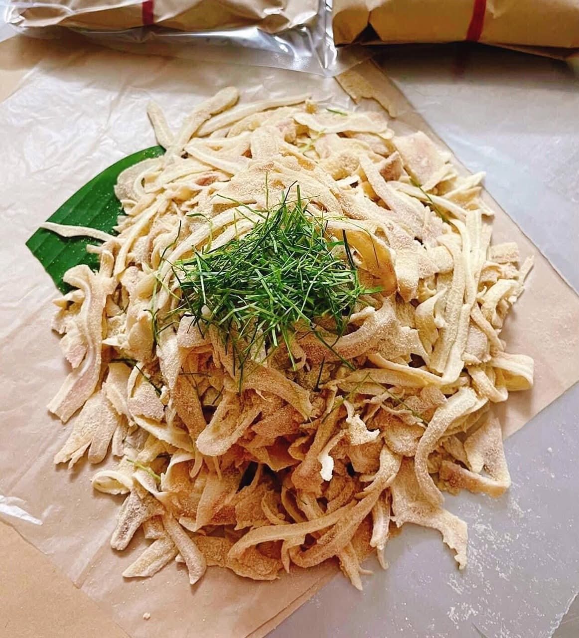 [🆕🇻🇳] Nem Tai Thính – Nem Tai Vắt Chanh 🍔 Top1Food  🍜 Sau mấy tháng hè đi chơi thì em về bán lại nem tai đây ạ! Lâu lâu em vẫn làm hàng trong thầm lặng có hôm khách inbox nhẹ hỏi còn bán hay nghỉ luôn khiến em , shares-1✔️ , likes-8❤️️ , date-2025-09-09 06:10:02🇻🇳🇻🇳🇻🇳📰🆕