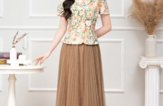 [🆕🇻🇳] BELES Thời Trang Nữ – Thời Trang Thiết Kế Cao Cấp 👕 Top1Fashion 👗  Áo hoa cổ sen dịu dàng với họa tiết vintage tinh tế tôn lên nét thanh lịch cho phái đẹp. Kết hợp cùng chân váy voan xếp ly mềm mại, bay bổng, set đồ mang đ , shares-2✔️ , likes-8❤️️ , date-2025-09-08 21:41:55🇻🇳🇻🇳🇻🇳📰🆕