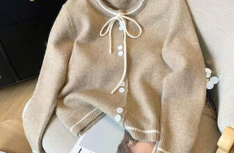 [🆕🇻🇳] Thời trang trẻ em cao cấp-Moon shop 🧑‍🧒❤️️👶⭐️  Áo len buộc nơ phối cúc 280.k
1109BIM
Chất len dệt kim mịn màng, mềm mại, mặc lên cực kỳ ấm áp và dễ chịu. Thiết kế hàng cúc trước phối dây nơ cổ cực kỳ  , shares-1✔️ , likes-0❤️️ , date-2025-09-09 21:17:27🇻🇳🇻🇳🇻🇳📰🆕