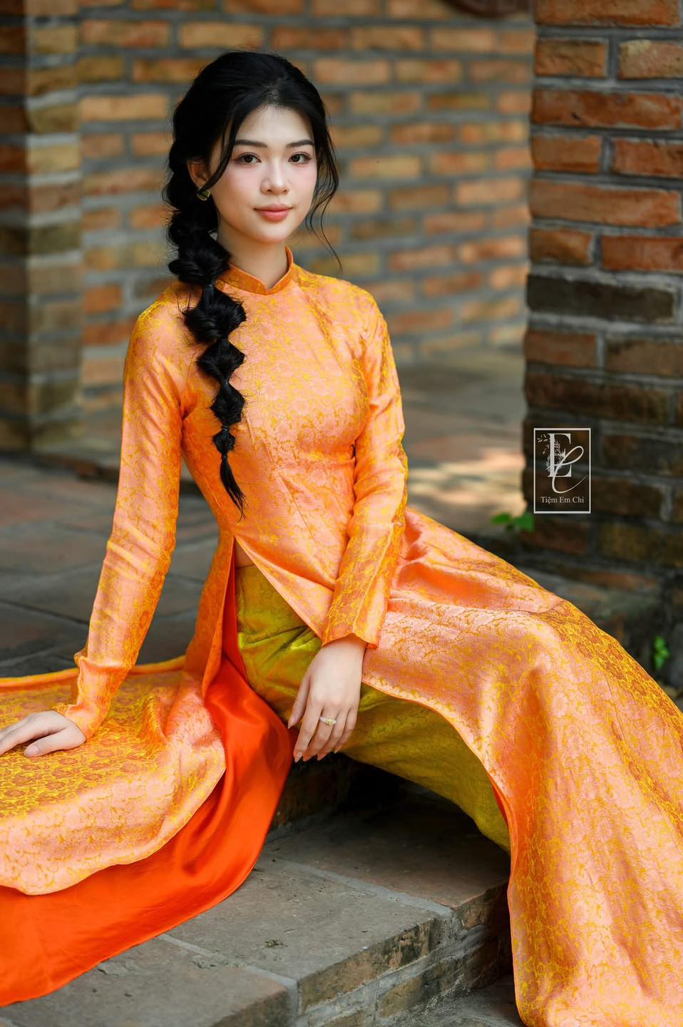 [🆕🇻🇳] Linen by Chi – Tiệm thiết kế may đo  👕 Top1Fashion 👗  “Áo dài không chỉ tôn dáng, mà còn nâng niu nét đẹp bình dị và nền nã của người phụ nữ.”Lưu ý nhẹ: Màu sắc thực tế có thể chênh lệch nhẹ do điều kiện án , shares-0✔️ , likes-3❤️️ , date-2025-09-15 03:11:44🇻🇳🇻🇳🇻🇳📰🆕