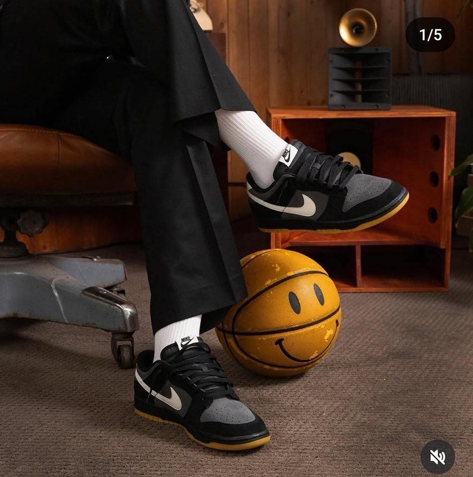 [🆕🇻🇳] Moonblack PAGE4 Giày xuất xịn – hàng chính hãng xuất xịn 👕 Top1Fashion 👗   SALE NHANH – 1.800K
Đen: Size 44
Be cam: Size  44.5
GIÀY NAI-KI DUNK LOW 2025
Mang đến phong cách trẻ trung và hiện đại.
Đôi giày này nổi bật với phần , shares-1✔️ , likes-0❤️️ , date-2025-09-20 23:00:05🇻🇳🇻🇳🇻🇳📰🆕