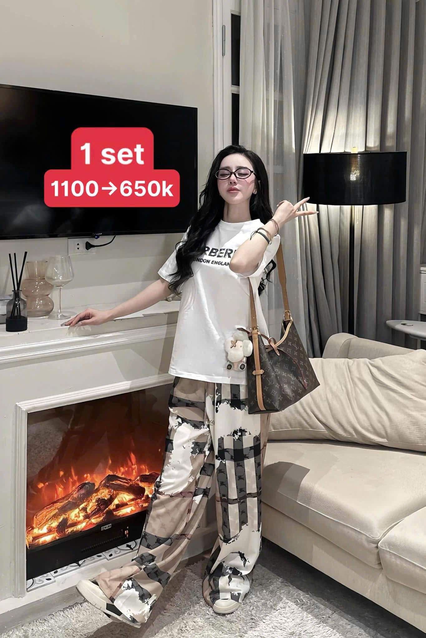 [🆕🇻🇳] Quế Chi Boutique  – Quế Chi Boutique Since 2016 👕 Top1Fashion 👗  Album này siuu nhiều áo phông QC – dưới hẳn zá nhập luôn. Cvay, quần và các set xinh ce tha hồ săn seo nha
Ck trước để e xác nhận đơn nha ( NH Vietcombank) , shares-2✔️ , likes-83❤️️ , date-2025-09-11 21:51:22🇻🇳🇻🇳🇻🇳📰🆕