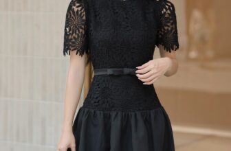 [🆕🇻🇳] CLALA – Thanh lịch vượt mọi thời gian 👕 Top1Fashion 👗  Thiết kế ren họa tiết tinh xảo, kết hợp cùng chân váy xòe mềm mại giúp nàng vừa duyên dáng vừa sang trọng.
Alexi Dress – Một lựa chọn hoàn hảo cho những bu , shares-0✔️ , likes-8❤️️ , date-2025-09-10 03:31:39🇻🇳🇻🇳🇻🇳📰🆕