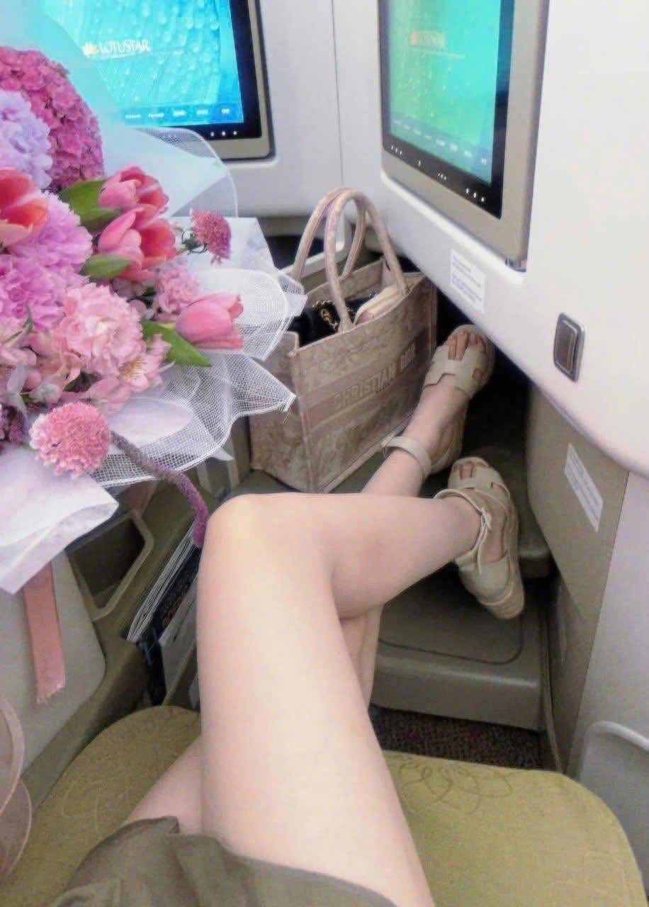 [🆕🇻🇳] BY NGOC DUYEN STORE – Cửa hàng quần áo nữ 👕 Top1Fashion 👗  Mang tất cả sự dịu dàng
Bật ở chế độ mình anh thấyHÀNG MỚI VỀCÓ SẴN TẠINGOC DUYEN  STORE – SHOPPING IN HA NOI
___________________𝐓𝐮𝐲ể𝐧 𝐬ỉ – 𝐜𝐭𝐯  , shares-0✔️ , likes-0❤️️ , date-2025-09-12 17:34:23🇻🇳🇻🇳🇻🇳📰🆕