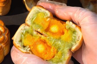 [🆕🇻🇳] Giò Chả Nhà Nếp-Lò chả gia truyền chuyên các loại chả 🍔 Top1Food  🍜 Team cốm đâu rồi ạ. Nếu ăn bánh nướng cốm xào thì phải ăn nhà Lam Yên mới ngon chuẩn vị, cốm non dẻo dẹo mà vỏ bánh mềm thơm ngon nha. Giờ có nhiều nhà khá , shares-0✔️ , likes-3❤️️ , date-2025-09-10 04:31:54🇻🇳🇻🇳🇻🇳📰🆕