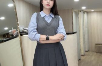 [🆕🇻🇳] Chảnh Shop – Thời trang, phụ kiện phái đẹp cao cấp 👕 Top1Fashion 👗  Mẫu chân váy này cả đen và ghi đều đẹp luôn ạ, xếp ly trẻ đẹp, độ dài vừa phải. Mã CVC1944
Áo hết hàng order ạ, mã áo AC1006Chảnh Shop 68a Phố Huế, Hà Nộ , shares-0✔️ , likes-85❤️️ , date-2025-09-13 03:35:37🇻🇳🇻🇳🇻🇳📰🆕