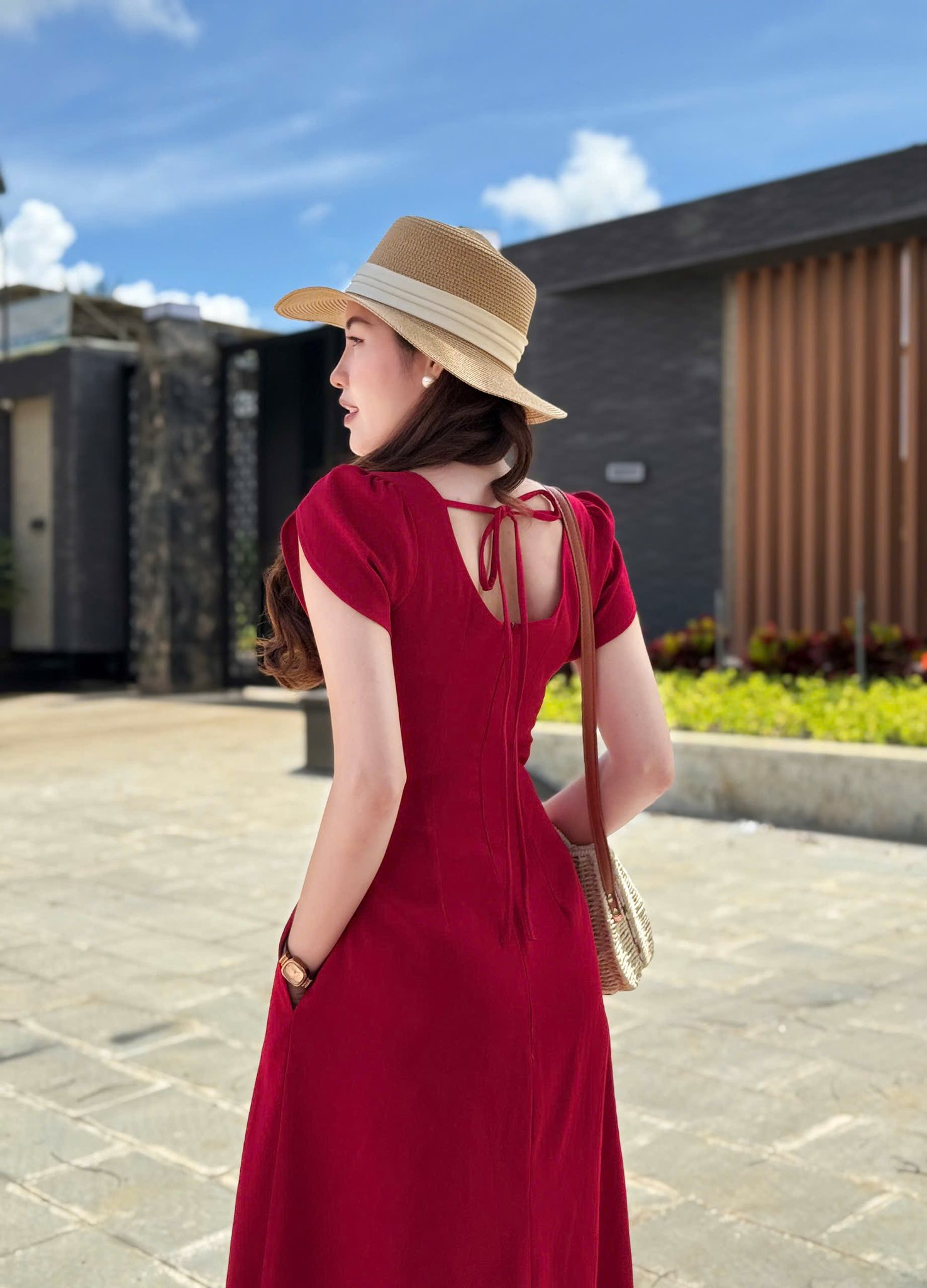 [🆕🇻🇳] DiCi Store – Sản phẩm DiCi tự thiết kế và sản xuất 👕 Top1Fashion 👗  Em đầm này đang làm mưa làm gió trên toptop các chị ạ. Voucher siêu to trên live. Các chị canh live 15h để săn nha. Yêu yêu
, shares-4✔️ , likes-25❤️️ , date-2025-09-13 03:02:09🇻🇳🇻🇳🇻🇳📰🆕