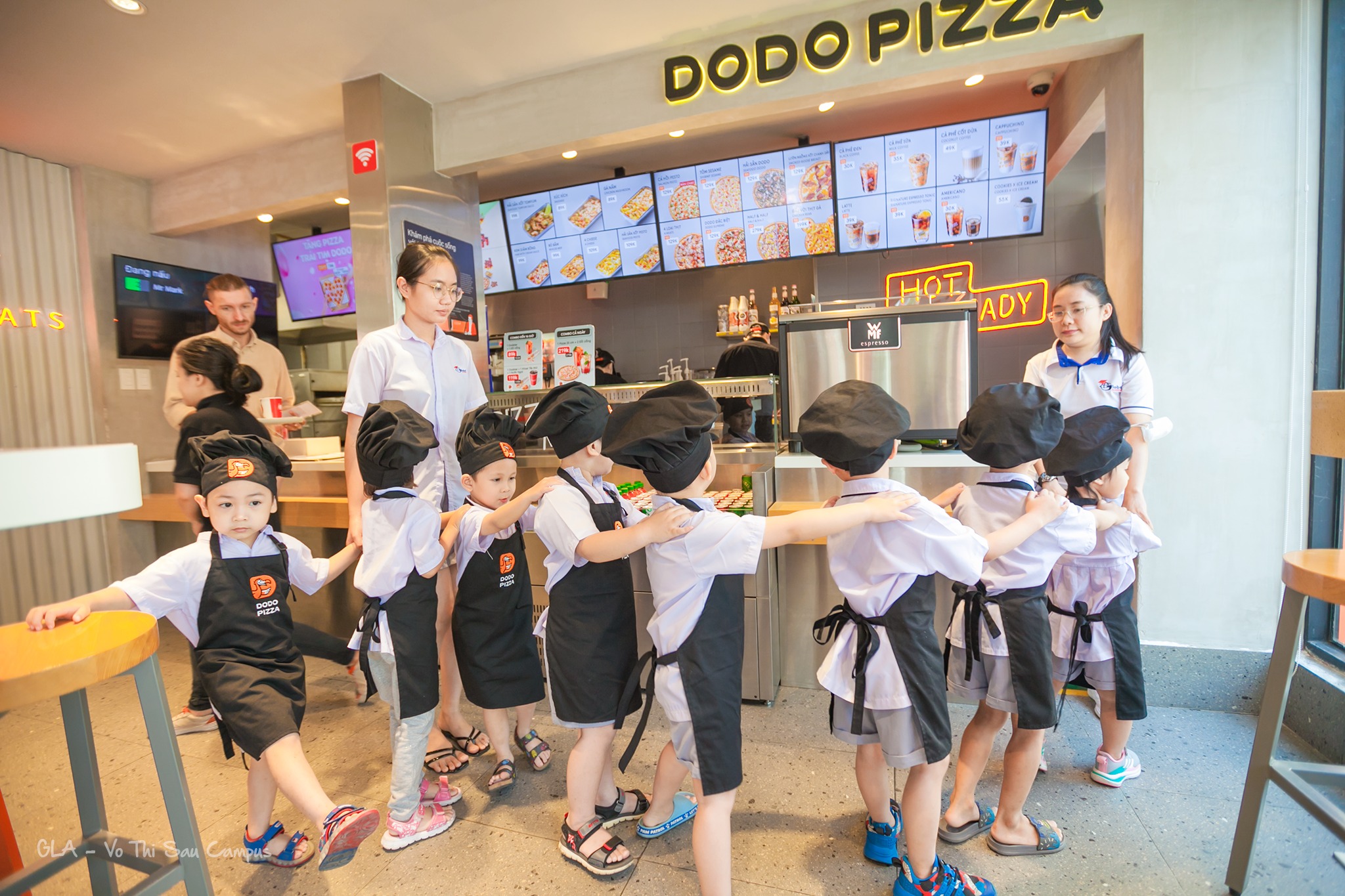[🆕🇻🇳] Dodo Pizza Vietnam – Chuỗi nhà hàng Pizza tại TP.HCM 🍔 Top1Food  🍜 LÀM BÁNH VUI QUÁ – BÉ GÓI QUÀ ĐEM VỀTrải nghiệm trở thành đầu bếp nhí siêu vui, măm bánh thả ga mà còn được mang quà về nữa nè. Đảm bảo bé thích mê, lại  , shares-0✔️ , likes-172❤️️ , date-2025-09-11 00:23:05🇻🇳🇻🇳🇻🇳📰🆕