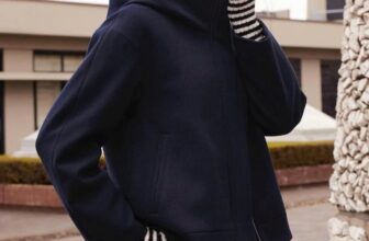 [🆕🇻🇳] K2K Boutique VNXK – QUẦN ÁO VNXK  👕 Top1Fashion 👗  ÁO KHOÁC NỈ G…U XỊN
Outfit mùa lạnh không thể thiếu. Áo khoác nỉ lót cotton không bị ngứa – giữ ấm cực tốt, mềm. Hàng số lượng ít
Size : XS S M L
Màu  , shares-1✔️ , likes-5❤️️ , date-2025-09-18 17:21:03🇻🇳🇻🇳🇻🇳📰🆕