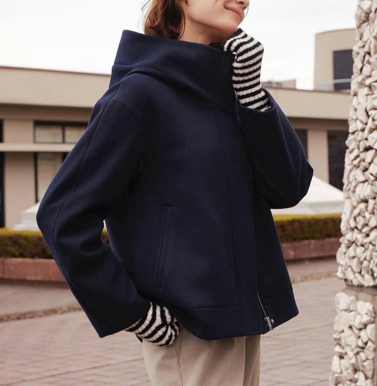 [🆕🇻🇳] K2K Boutique VNXK – QUẦN ÁO VNXK  👕 Top1Fashion 👗  ÁO KHOÁC NỈ G…U XỊN
Outfit mùa lạnh không thể thiếu. Áo khoác nỉ lót cotton không bị ngứa – giữ ấm cực tốt, mềm. Hàng số lượng ít
Size : XS S M L
Màu  , shares-1✔️ , likes-5❤️️ , date-2025-09-18 17:21:03🇻🇳🇻🇳🇻🇳📰🆕