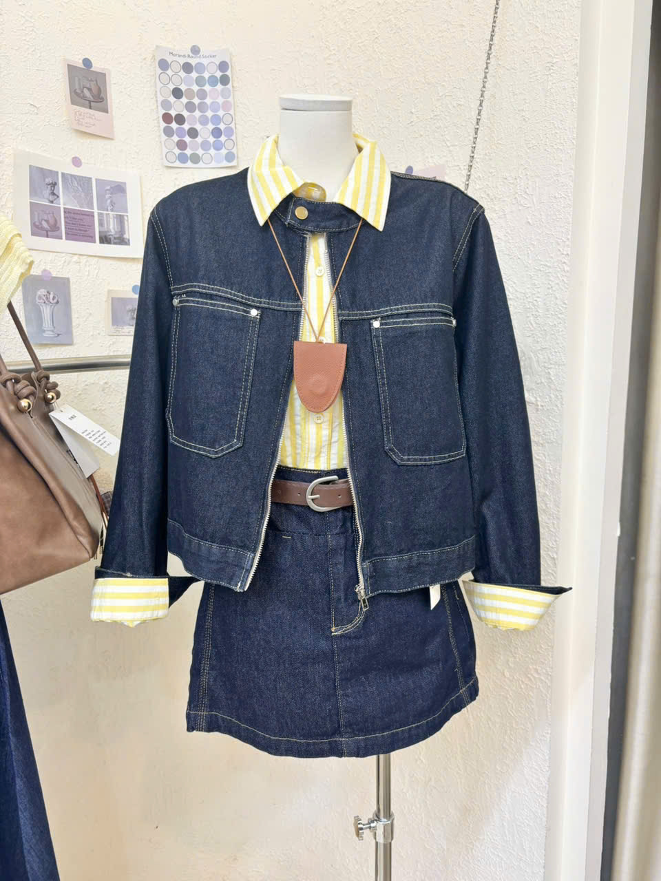 [🆕🇻🇳] JiiLuu – Thời trang Hàn Quốc, Phụ kiện 👕 Top1Fashion 👗  Nghe nói anh thích nắng vàng, Bảo sao em cứ mơ màng về anh
Tham gia Group được giảm thêm:
Jiiluu – mang hơi Hàn Quốc vào lòng thủ đô
: số 20 Đặng Văn Ngữ, , shares-1✔️ , likes-0❤️️ , date-2025-09-12 17:00:06🇻🇳🇻🇳🇻🇳📰🆕