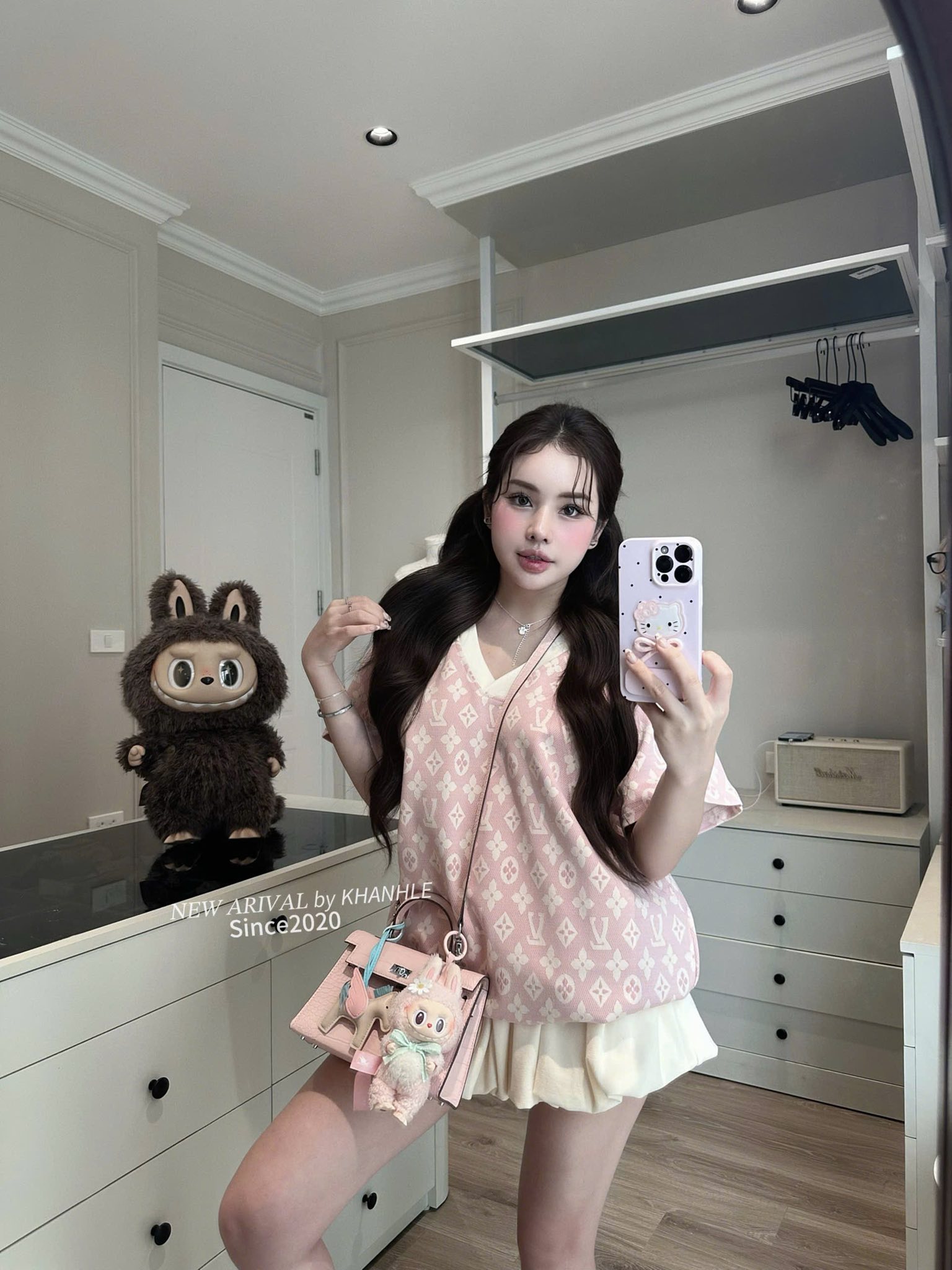 [🆕🇻🇳] KHANH LE-Cửa hàng quần áo nữ 👕 Top1Fashion 👗  Set quá xứng đáng để ce mua về ngayyy ạ, áo thun L.V hồng + cvay bí xinh nhức nécc đi, lên form siêu đẹppp nhaaa, xịn xò lắm lunn
Sz S M mời ce chốt đơn ^ , shares-0✔️ , likes-19❤️️ , date-2025-09-12 23:48:05🇻🇳🇻🇳🇻🇳📰🆕