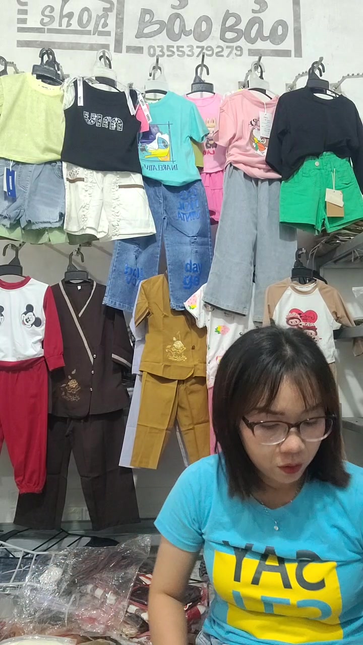 [🆕🇻🇳] Bảo bảo shop (Shop Bảo Bảo) – Chuyên sỉ và lẻ thời trang bé trai gái  🧑‍🧒❤️️👶⭐️ X\u1ea3 kho g\u00e1i qu\u1ea3ng ch\u00e2u 10k”},”id”:”UzpfSTEwMDA2NjQxNTY2NTY1NzpWSzoxODkxMzM2NzM4Mzk1MTIy”},”accent_color”:”FF832435″},”extensions”:{“pref , shares-3✔️ , likes-26❤️️ , date-2025-09-17 03:43:27🇻🇳🇻🇳🇻🇳📰🆕