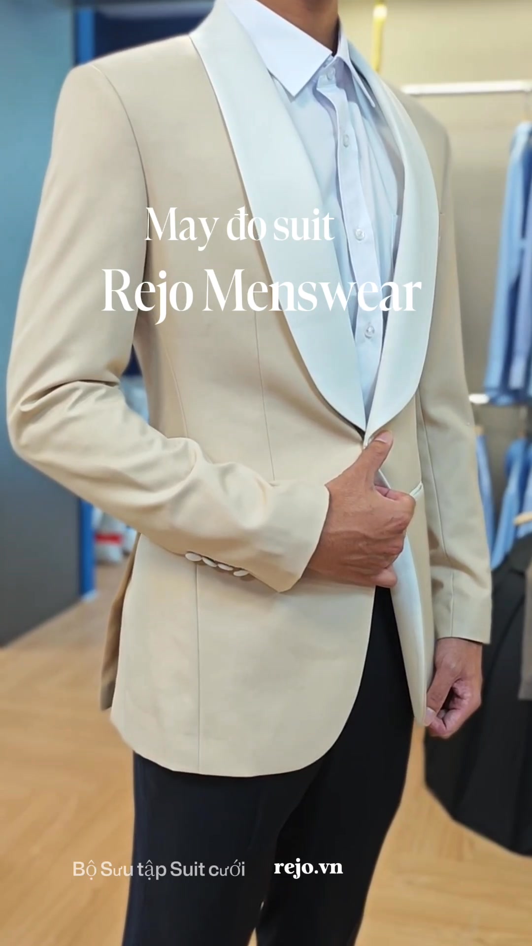 [🆕🇻🇳] REJO Bespoke Suits – May đo vị thế, định hình phong cách sống [🆕Top1Vietnam🇻🇳] 👕 Top1Fashion 👗   Suit cưới trắng dáng double-breasted, thiết kế 6 nút tối giản nhưng đầy quyền lực. Kết hợp sơ mi đen tạo điểm nhấn mạnh mẽ, lịch lãm.
Suit cưới tuxedo ke , shares-30✔️ , likes-1❤️️ , date-2025-09-15 20:59:50🇻🇳🇻🇳🇻🇳📰🆕