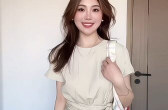 [🆕🇻🇳] PanhPeo Desgin – Thời trang thiết kế – Sản xuất tại Việt Nam 👕 Top1Fashion 👗  \ud83c\udf38 \u201cCream Dress\u201d \u2013 Ng\u1ecdt ng\u00e0o, tinh t\u1ebf \u2728\n\n\ud83d\udc57 V\u00e1y d\u00e1ng x\u00f2e th\u1eaft eo n\u01a1 to, c , shares-0✔️ , likes-0❤️️ , date-2025-09-15 08:32:42🇻🇳🇻🇳🇻🇳📰🆕