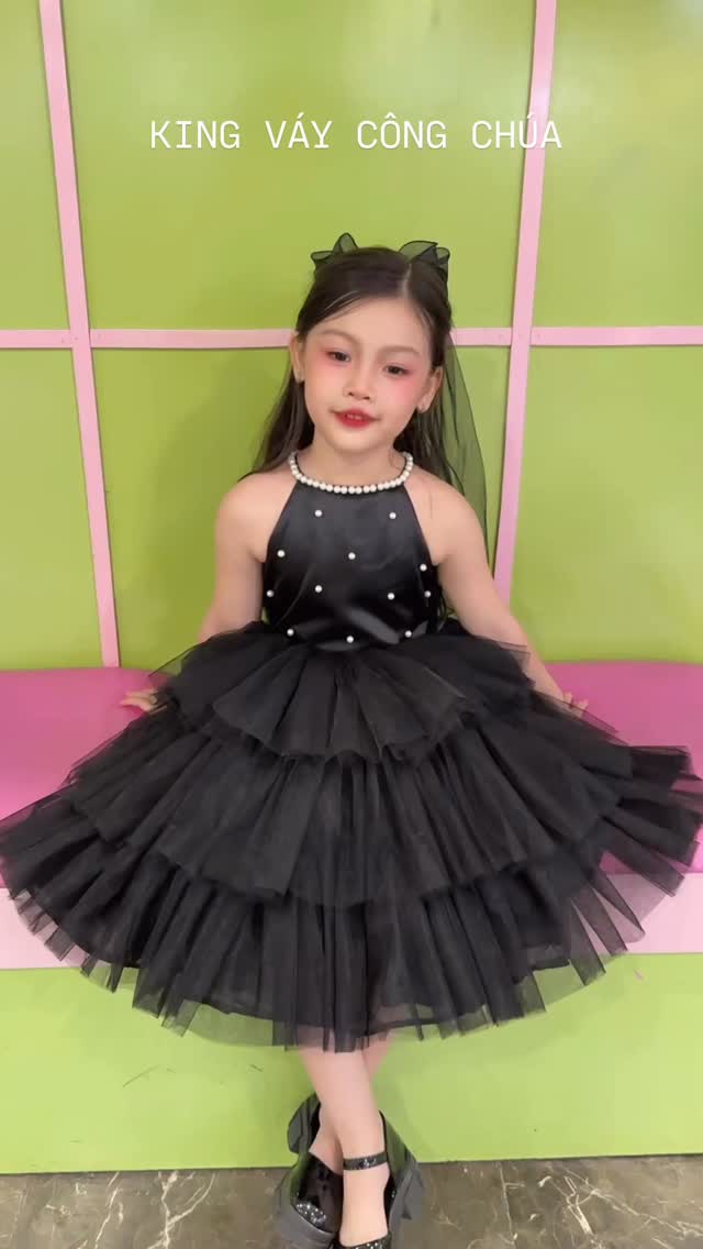 [🆕🇻🇳]  Thảo Quate Kids  (Quần Áo Trẻ Em)  🧑‍🧒❤️️👶⭐️ Nhà e có bức tranh đính đá này. Tính đính treo nhà mẹ e, mà nhà chật,tranh ảnh cũg sắp kín nhà rồi.
Tranh làm xong cỡ hơn năm rồi,cất chưa đóng khung. Keo, , shares-0✔️ , likes-10❤️️ , date-2025-09-14 05:36:18🇻🇳🇻🇳🇻🇳📰🆕