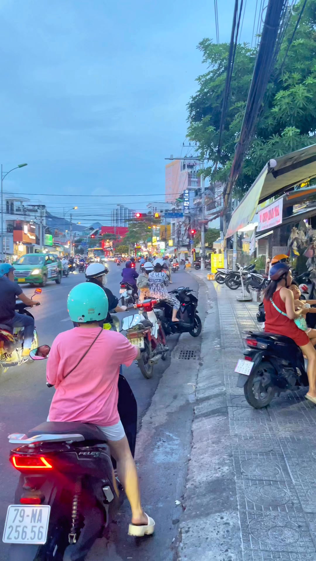 [🆕🇻🇳]  Lê Trà Ni 2hand Mẹ và Bé – Chuyên đồ si mẹ và bé  🧑‍🧒❤️️👶⭐️ Cố chấp tìm cho ra nguồn giày vip tận nguồn  #  @fan cứng12h15(13/9) Ni Live nha. 180k.Riêng giày Ni xin phép Live theo ý mình. Phải đẹp, phải xịn.  , shares-0✔️ , likes-0❤️️ , date-2025-09-13 01:23:28🇻🇳🇻🇳🇻🇳📰🆕