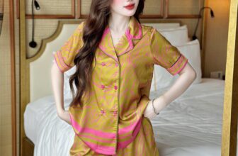 [🆕🇻🇳] Hồng oanh boutique – đồ ngủ pijama 👕 Top1Fashion 👗  Sọt cổ vest nút đôi
Lụa latin nút bọc
Size M  , shares-0✔️ , likes-1❤️️ , date-2025-09-19 17:06:14🇻🇳🇻🇳🇻🇳📰🆕