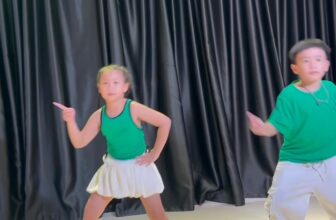 [🆕🇻🇳]  PÉ ĐIỆU SHOP Quần Áo Trẻ Em Cần Thơ 🧑‍🧒❤️️👶⭐️  Bé cũng phải đu trend “nhảy ếch ngoài đáy giếng” cho bằng bạn bằng bè
Vừa dễ thương vừa bắt trend cực cháy luôn nha#NhảyĐiệuẾch #ĐuTrendCùngBé #PéĐiệu , shares-0✔️ , likes-3❤️️ , date-2025-09-17 04:05:43🇻🇳🇻🇳🇻🇳📰🆕