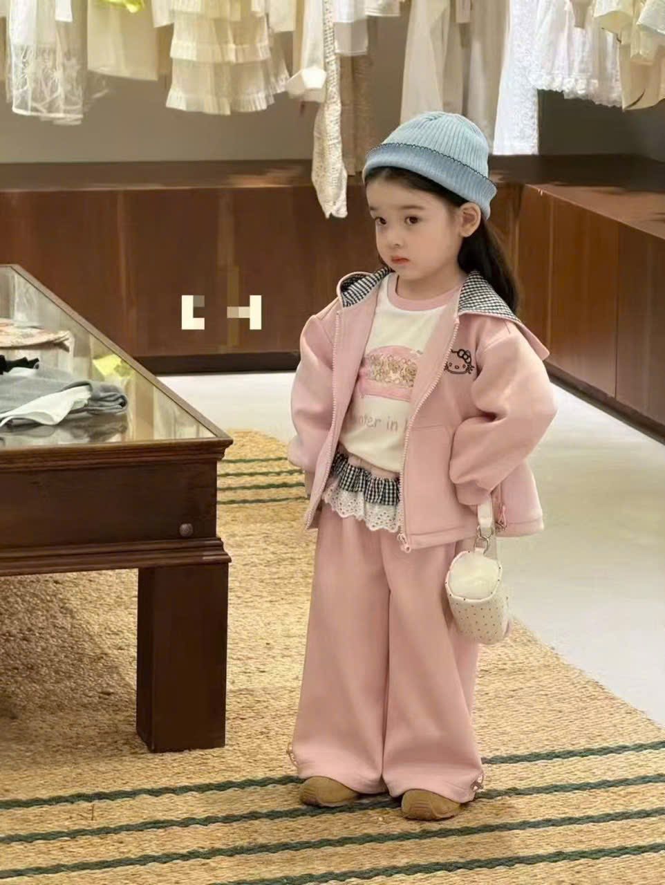 [🆕🇻🇳] My Sa Shop – Chuyên quần áo trẻ em mẫu mới nhất 🧑‍🧒❤️️👶⭐️ 𝐊𝐡𝐨̂𝐧𝐠 𝐦𝐨̛ 𝐜𝐨̂̉ 𝐭𝐢́𝐜𝐡 𝐡𝐨𝐚𝐧𝐠 đ𝐮̛𝐨̛̀𝐧𝐠
𝐂𝐡𝐢̉ 𝐦𝐨̛ 𝐧𝐡𝐮̛̃𝐧𝐠 𝐥𝐮́𝐜 𝐛𝐢̀𝐧𝐡 𝐭𝐡𝐮̛𝐨̛̀𝐧𝐠 𝐯𝐚̂̃𝐧 𝐱𝐢𝐧𝐡  
HÀNG CÓ SẴN 

————————————————————
 ĐỒ XINH BÉ GÁI
gu mon nào vào r , shares-2✔️ , likes-11❤️️ , date-2025-09-17 05:26:51🇻🇳🇻🇳🇻🇳📰🆕