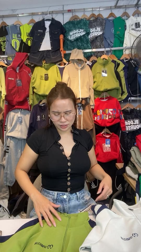 [🆕🇻🇳] QUYN Studios – Nhãn hiệu thời trang thiết kế cao cấp, trẻ trung, hiện đại, nữ tính và thanh lịch [🆕Top1Vietnam🇻🇳] 👕 Top1Fashion 👗  New Collection Fall’25Sara Dress | S M L
Nude | Beige  Pink
Please inbox to order!
, shares-1✔️ , likes-2❤️️ , date-2025-09-16 04:37:47🇻🇳🇻🇳🇻🇳📰🆕