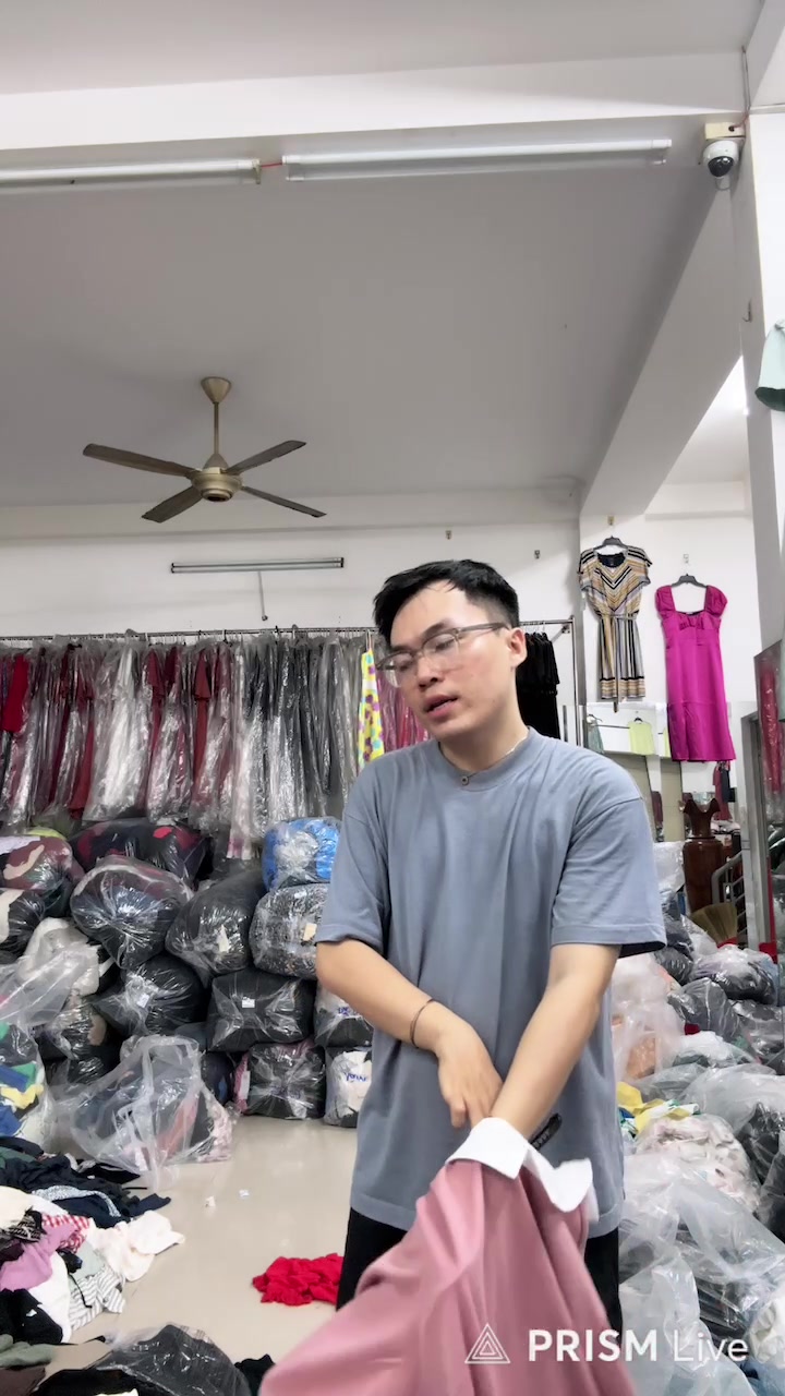 [🆕🇻🇳] Châu – Chuyên hàng VNXK – Chuyên hàng thời trang VNXK 👕 Top1Fashion 👗  Helloooo su0103n u0111u1ed3 hieu. mu1ea5y chu1ecb oiiiufffd”},”id”:”UzpfSTEwMDA4OTg2NTgyNzQ0NDpWSzo3NzYzODU5NDE5NTI2NjY=”},”accent_color”:”FF902265″} , shares-0✔️ , likes-19❤️️ , date-2025-09-18 03:00:06🇻🇳🇻🇳🇻🇳📰🆕