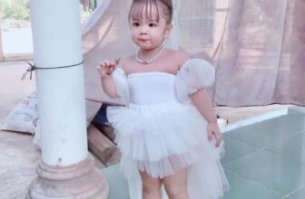 [🆕🇻🇳] Xưởng May An Kids  (Tiệm May T-P) – chuyên hàng thiết kế đầm váy trẻ em 🧑‍🧒❤️️👶⭐️ 1 sét cô dâu siêu phẩm nhà em lên lại ạ
Giá chỉ 190k miễn ship kèm lup cô dâu, tặng kèm đèn trung thu cho bé
Chân váy có đuôi dài, áo cottong co giãn
Siz , shares-4✔️ , likes-154❤️️ , date-2025-09-20 02:45:07🇻🇳🇻🇳🇻🇳📰🆕