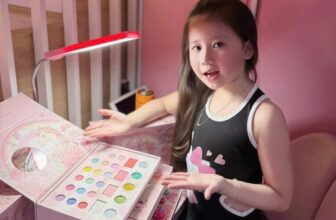 [🆕🇻🇳]  Xún Lolakid – Chuyên bán buôn , bán lẻ quần áo trẻ em thiết kế 🧑‍🧒❤️️👶⭐️ sẵn ship
Em có deal này cho các bé điệu nèee.BỘ ĐỒ CHƠI MAKE UP LÀM MÓNG #180kkTất cả đềuuuu dùng đc nhaaa. Nguyên bộ cọ hẳn hoi .Phấn thật nhaa, dùn , shares-0✔️ , likes-1❤️️ , date-2025-09-19 18:32:12🇻🇳🇻🇳🇻🇳📰🆕