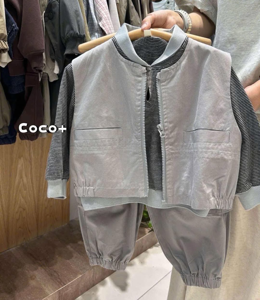 [🆕🇻🇳] Bum Kids – Cửa hàng quần áo cho bé 🧑‍🧒❤️️👶⭐️ Set bộ ba lỗ xinh iu màu đỏ mận•• size 100-160BUM KIDS – CỬA HÀNG QUẦN ÁO CHO BÉ
, shares-0✔️ , likes-1❤️️ , date-2025-09-21 23:53:19🇻🇳🇻🇳🇻🇳📰🆕