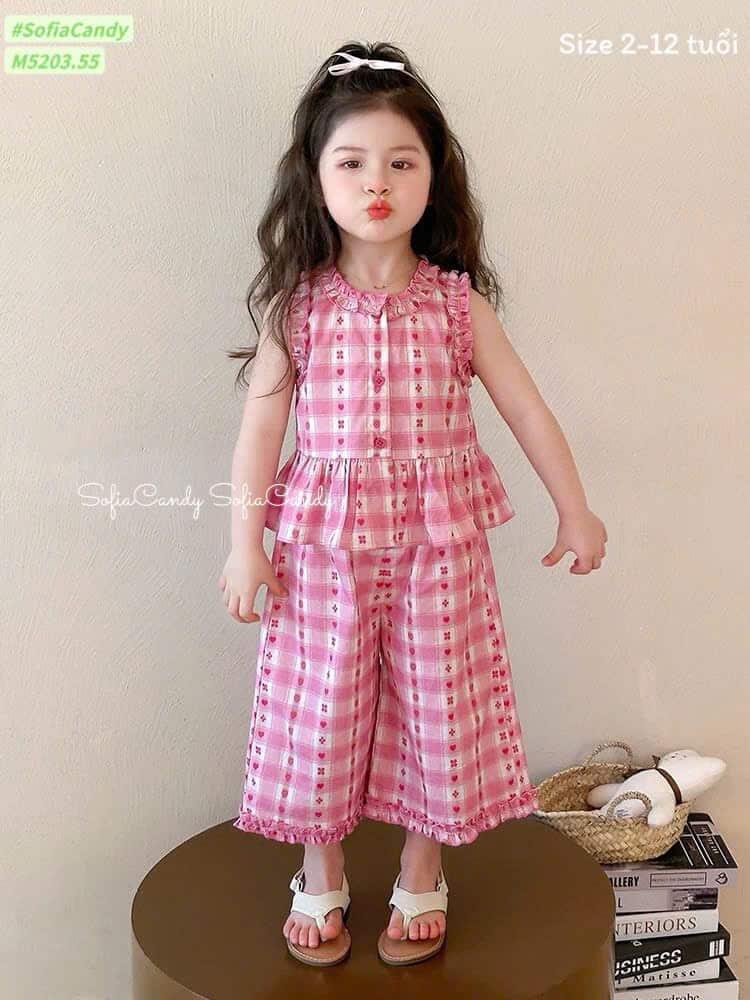 [🆕🇻🇳]  Cute Kids – phục vụ trẻ em bằng tình yêu và sự tử tế – đồng hành cùng bé lớn khôn 🧑‍🧒❤️️👶⭐️  Set Caro Hồng Ngọt Ngào Cho Bé GáiBé xinh như công chúa với thiết kế áo sát nách nhún bèo điệu đà mix cùng quần culottes ống rộng siêu thời trang.
Họ , shares-0✔️ , likes-0❤️️ , date-2025-09-19 21:50:30🇻🇳🇻🇳🇻🇳📰🆕