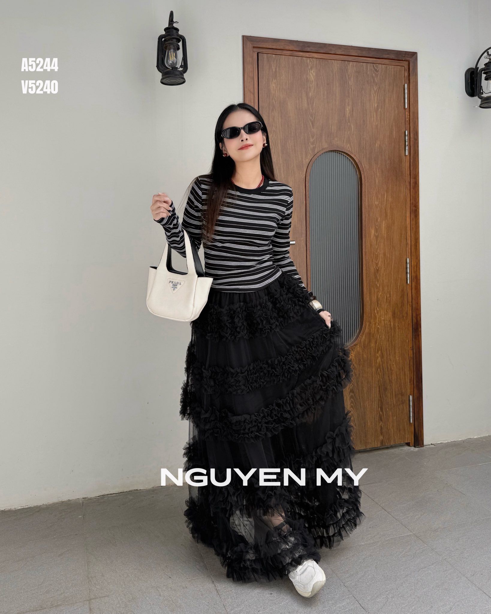 [🆕🇻🇳] Nguyen My – Cửa hàng quần áo 👕 Top1Fashion 👗   Outfit mới về siêu xinh đây nàng ơi
Áo thun sọc basic dễ mix match cùng chân váy dài xếp tầng bồng bềnh, vừa cá tính vừa nữ tính.
Phối cùng sneaker hay s , shares-0✔️ , likes-3❤️️ , date-2025-09-22 16:34:54🇻🇳🇻🇳🇻🇳📰🆕