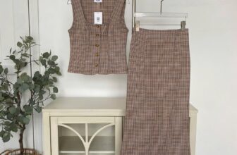 [🆕🇻🇳] ViS Store 👕 Top1Fashion 👗  PLAID WOOL-BLEND SET
Thanh lịch và đầy khí chất – set bộ thiết kế vừa cổ điển vừa hiện đại, dễ dàng biến hóa từ nơi công sở đến những buổi dạo phố cuối tuầ , shares-3✔️ , likes-7❤️️ , date-2025-09-23 21:29:47🇻🇳🇻🇳🇻🇳📰🆕