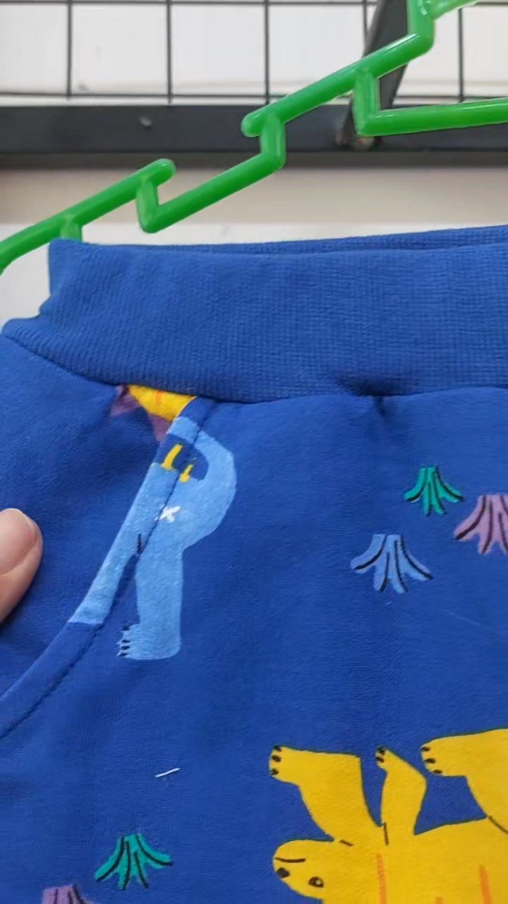 [🆕🇻🇳] Todo Kids – Qate xuất Hàn Cửa hàng quần áo sơ sinh & trẻ em 🧑‍🧒❤️️👶⭐️ Quần nỉ da cá cho thu đông sẵn rất nhiều trên shopee rồi ạ. Tất cả đều sale 20% các mẹ nhé
Hàng dư chất da cá mềm , thoáng khí sướng lắm. Chả mấy khi em để , shares-0✔️ , likes-0❤️️ , date-2025-09-23 21:22:32🇻🇳🇻🇳🇻🇳📰🆕