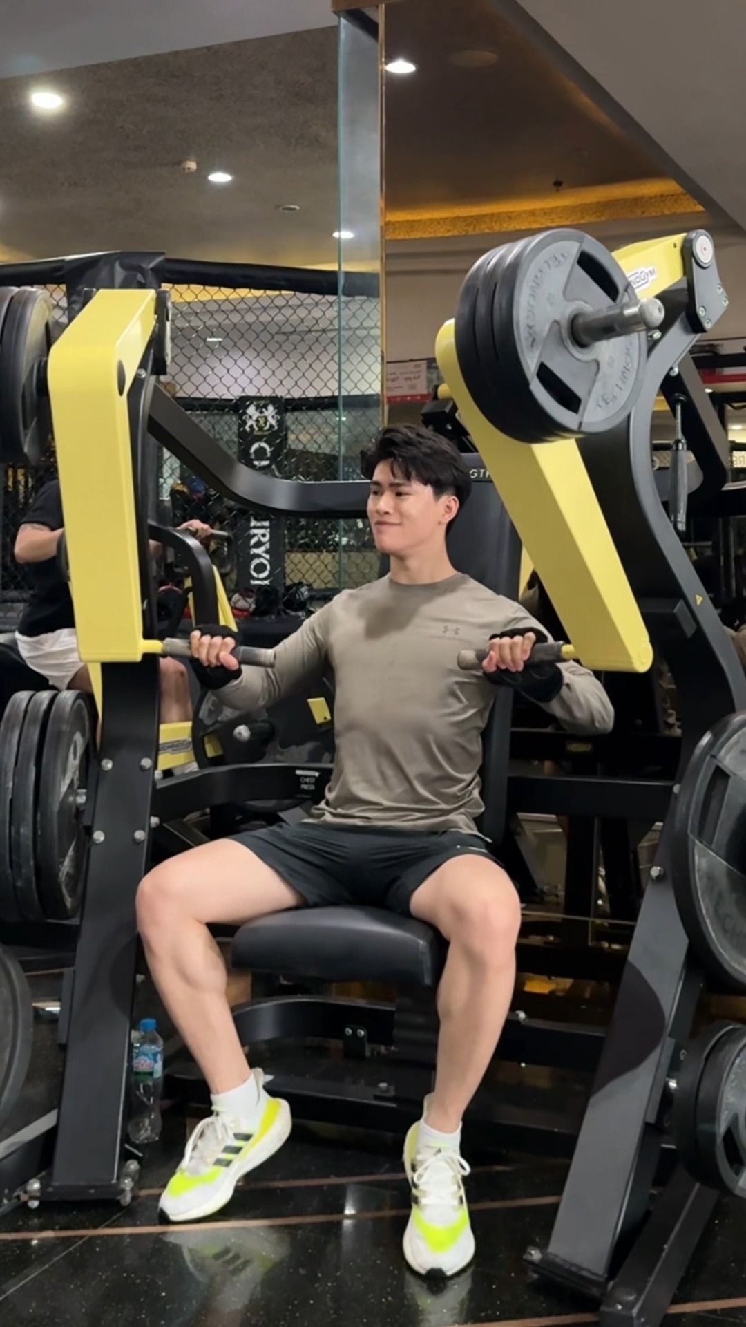 [🆕🇻🇳] California Fitness & Yoga Centers Vietnam 🏋️ Top1Gym 💪 Thứ  đầu tuần đi tập nạp thêm năng lượng cùng trai đẹp Bá Tùng tại California nào cả nhà!#CaliforniaFitness #Cali18nam #KhoeDeTuDo #OneLifeLiveWell #MộtĐ , shares-0✔️ , likes-0❤️️ , date-2025-09-22 20:14:31🇻🇳🇻🇳🇻🇳📰🆕