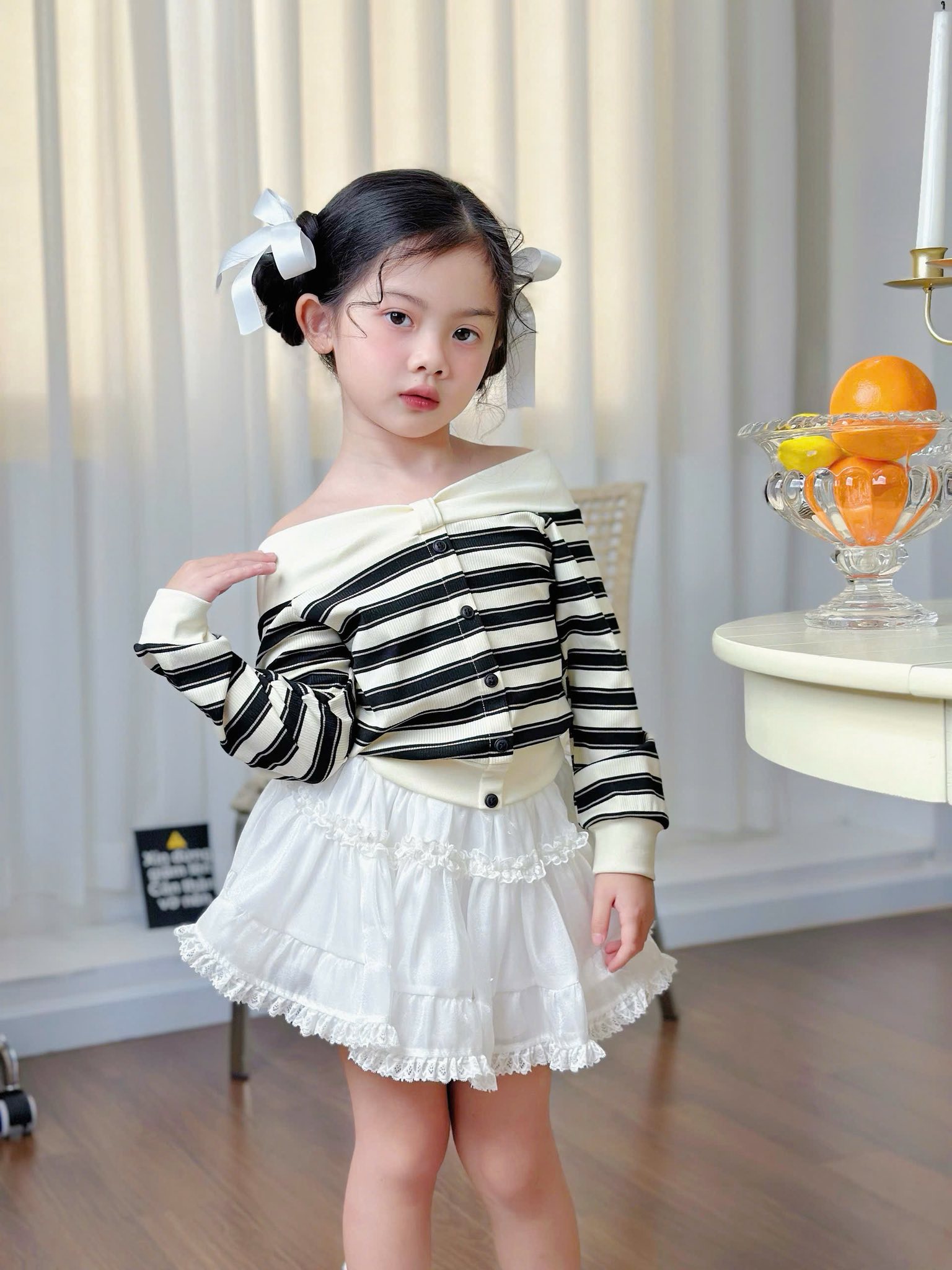 [🆕🇻🇳] 2Cherryshop – Hàng nhập từ Mỹ cho Mẹ & Bé 🧑‍🧒❤️️👶⭐️  𝑩𝑶̣̂ 5-8  𝒄𝒉𝒊𝒆̂́𝒄 𝒙𝒆 𝑯𝑶𝑻𝑾𝑯𝑬𝑬𝑳𝑺 𝒖𝒔
Sẽ là món quà tuyệt vời cho các bé trai
Đẹp sắc xảo đến từng chi tiết, đẩy trượt rất mượt, bé trai nào cũng mê ạ
Thiết , shares-0✔️ , likes-5❤️️ , date-2025-09-23 15:44:14🇻🇳🇻🇳🇻🇳📰🆕