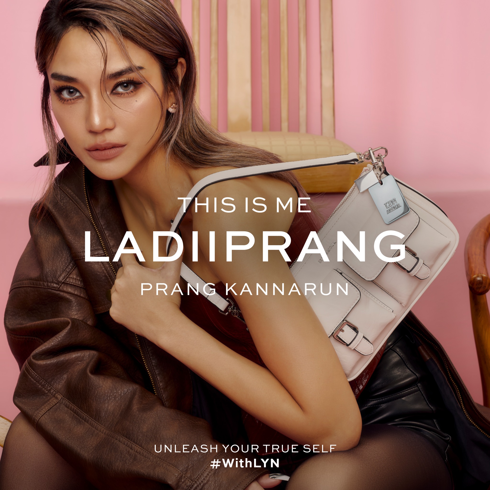 [🆕🇻🇳] LYN – điểm đến mua sắm các phụ kiện thời trang túi xách và giày dép hàng đầu hiện nay 👕 Top1Fashion 👗  Nữ diễn viên Ladiiprang mang đến vẻ đẹp đầy thời thượng và thanh lịch cùng MILA.
Thiết kế hai ngăn mặt trước vừa tạo điểm nhấn vừa tiện dụng, MILA trở thàn , shares-1✔️ , likes-59❤️️ , date-2025-09-26 03:00:36🇻🇳🇻🇳🇻🇳📰🆕