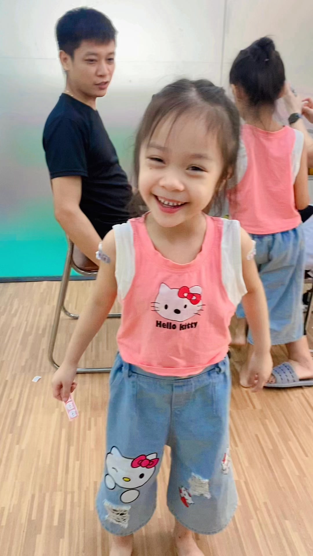 [🆕🇻🇳] Bao Anh  (Mỹ phẩm chính hãng) [🆕Top1Vietnam🇻🇳] 👕 Top1Fashion 👗  Đi tiêm mà vẫn cười tươi lắm ,chẳng mấy mà lớn lại xa vòng tay mẹ con chỉ cần mẹ chỉ gói gọn trong mấy năm đầu đời nên là đi đâu cũng chỉ muốn sách con the , shares-0✔️ , likes-0❤️️ , date-2025-09-26 18:29:19🇻🇳🇻🇳🇻🇳📰🆕