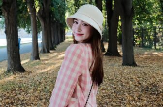 [🆕🇻🇳] 𝐌𝐚𝐢𝐬𝐨𝐧 𝐋𝐞𝐞𝐧𝐚𝐚 👕 Top1Fashion 👗  𝐇𝐨𝐚̀ 𝐌𝐢𝐧𝐳𝐲 𝐱 𝐌𝐚𝐢𝐬𝐨𝐧 𝐋𝐞𝐞𝐧𝐚𝐚 – 𝐌𝐨𝐬𝐜𝐨𝐰Mùa thu Moscow như một bức tranh tuyệt đẹp, và chiếc áo tweed Mây Hồng thật vừa vặn cho tiết trời se lạnh chuyển mùa. , shares-13✔️ , likes-212❤️️ , date-2025-09-25 02:33:10🇻🇳🇻🇳🇻🇳📰🆕